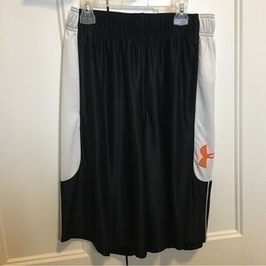 Under Armour heatgear Mens size medium black shorts